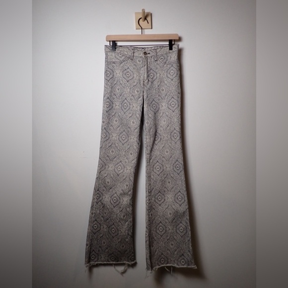 Angry Rabbit Design Print Raw Hem Flare Leg Denim Color Jeans size 29/9 - Picture 1 of 12